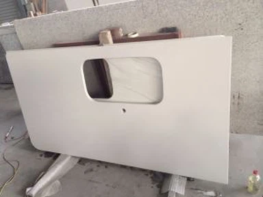 Värikäs kvartsikivi työtasot