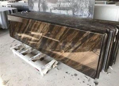 Fantasian ruskea graniitti