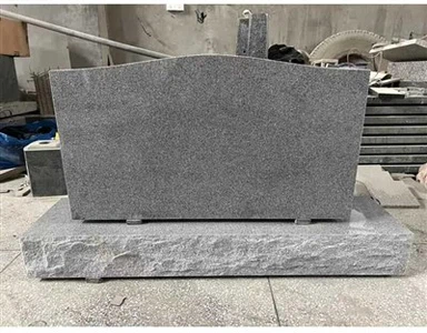 Edulliset graniittiset hautamerkit